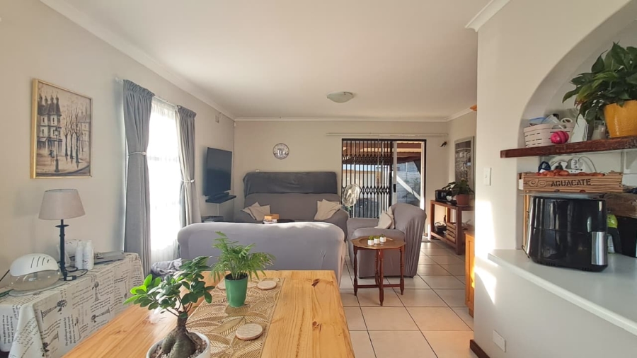 3 Bedroom Property for Sale in Zoo Park Western Cape
